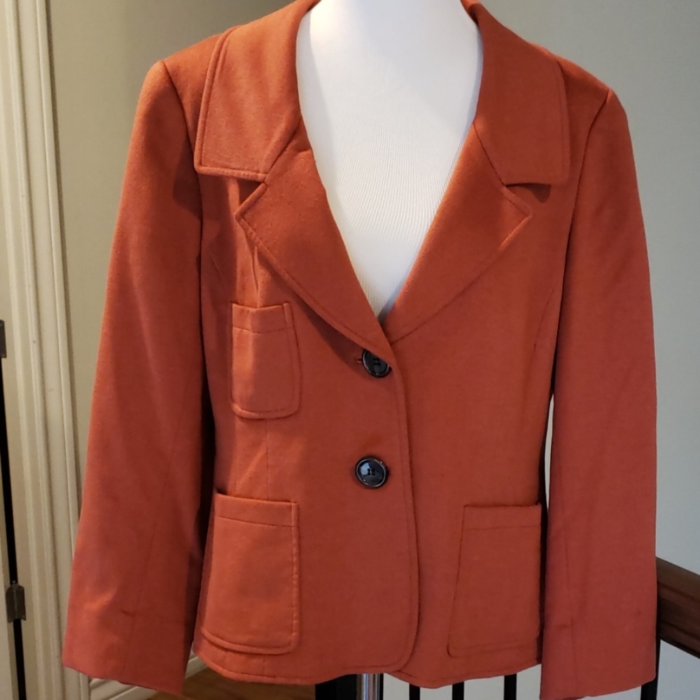 Lafayette 148 65% wool short blazer
